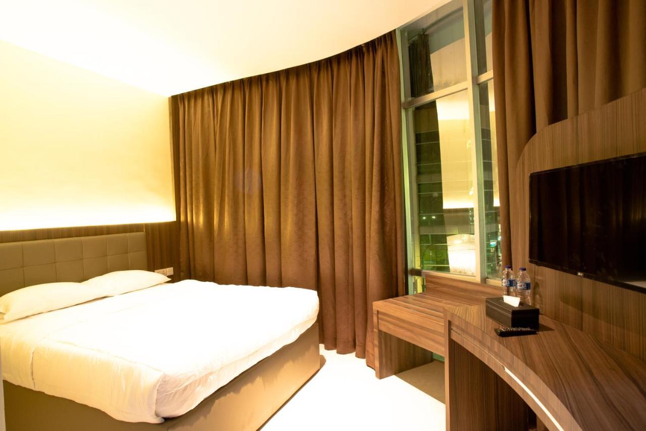 Ak Hotel Nagoya Hill Batam Extérieur photo