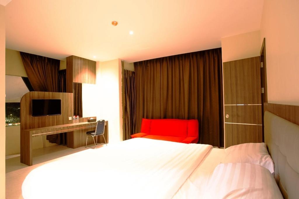 Ak Hotel Nagoya Hill Batam Extérieur photo