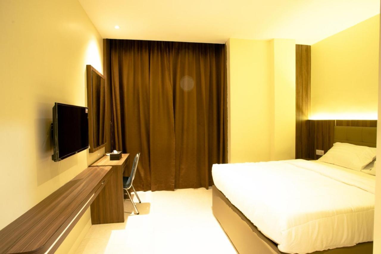 Ak Hotel Nagoya Hill Batam Extérieur photo