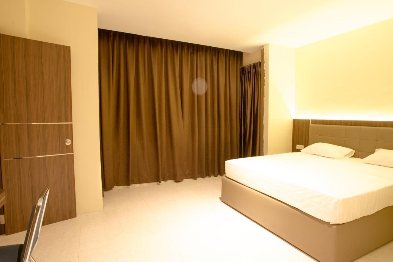 Ak Hotel Nagoya Hill Batam Extérieur photo